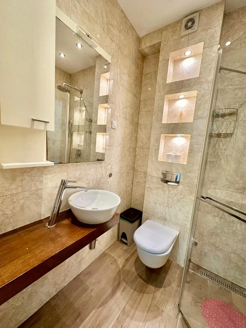 Luxury Suite 4 photo 12